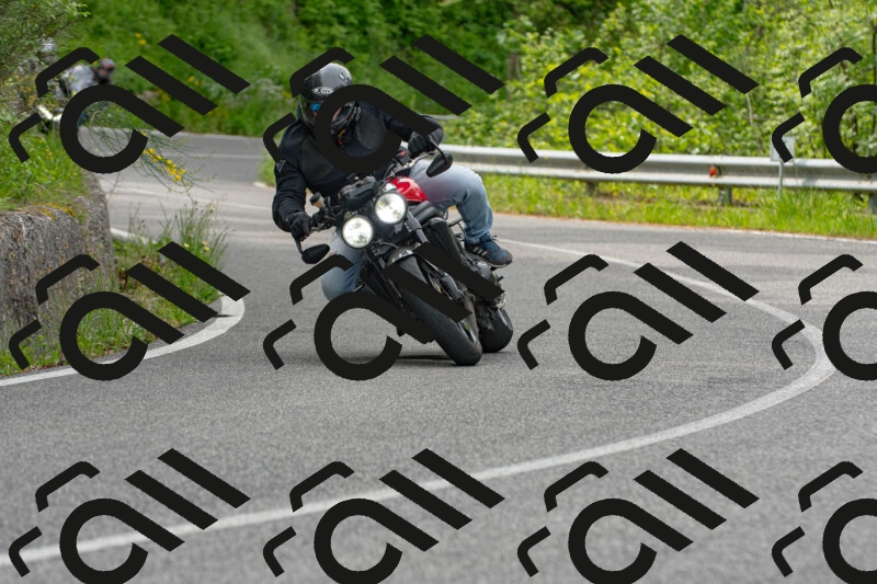 R026943