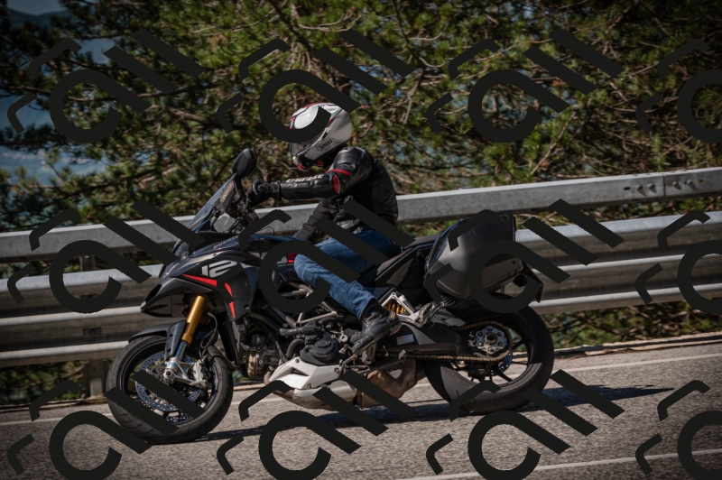 20250517_1004_am_-22