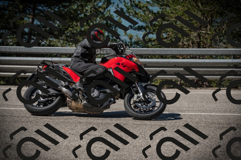 20250517_1015_am_-12