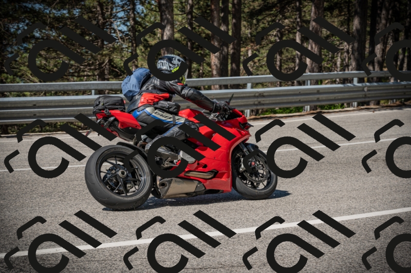 20250517_1020_am_-10