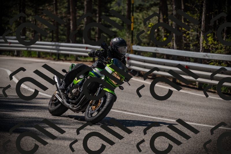 20250517_1034_am_-12