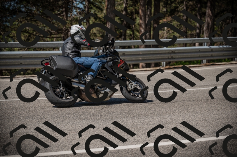 20250517_1034_am_-16