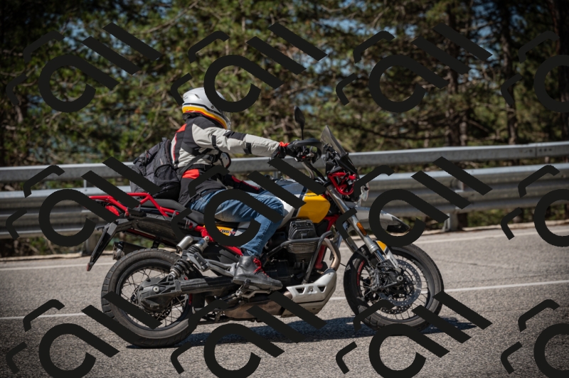 20250517_1034_am_-23