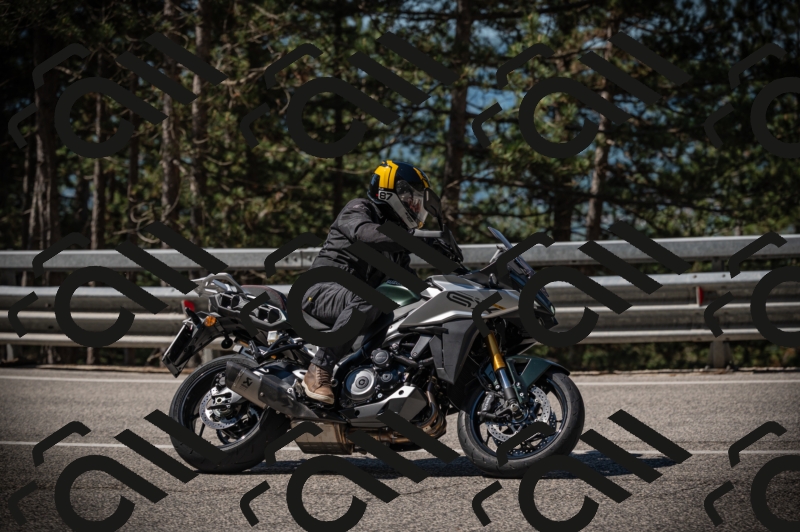 20250517_1034_am_-26