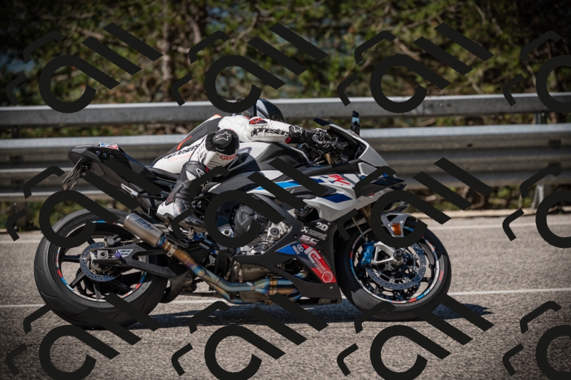 20250517_1036_am_-22