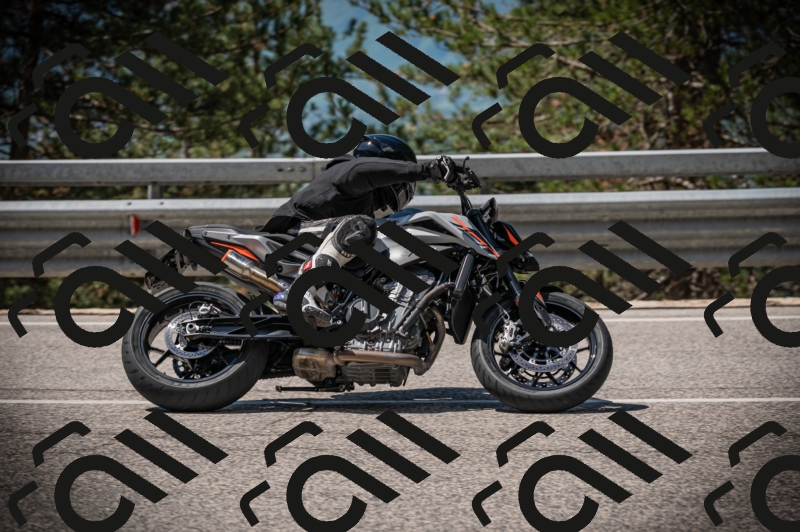 20250517_1120_am_-10