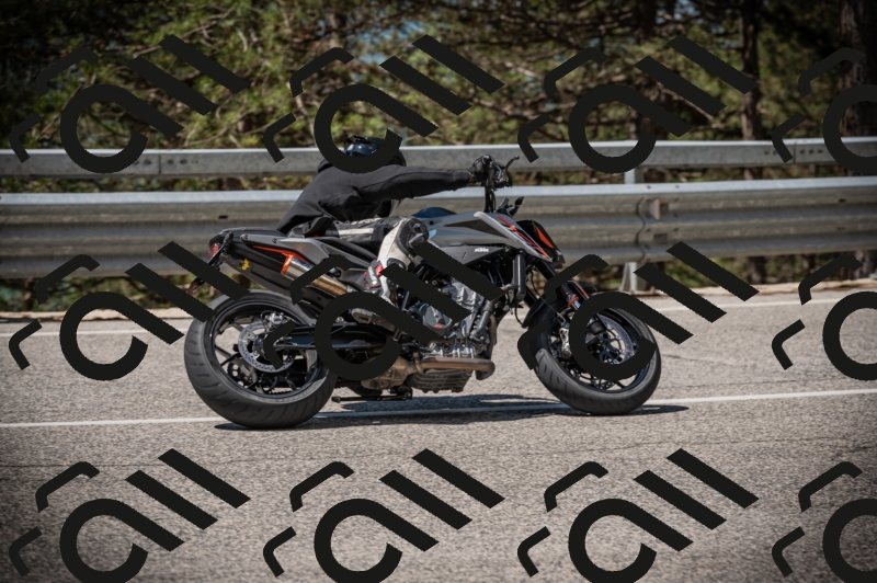 20250517_1120_am_-11