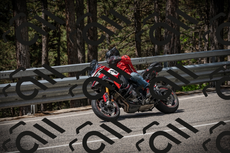 20250517_1126_am_-11