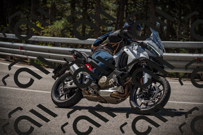 20250517_1134_am_-17