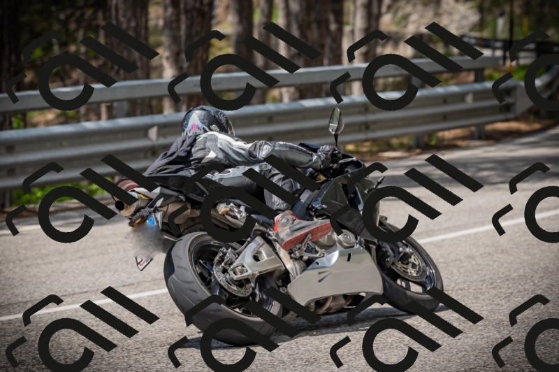 20250517_1159_am_-13