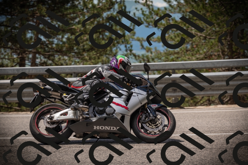 20250517_1159_am_-14