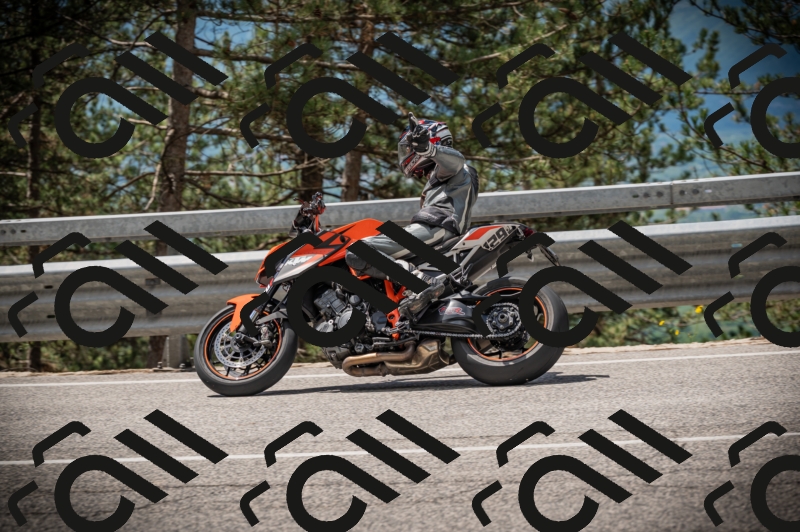 20250517_1200_am_-11