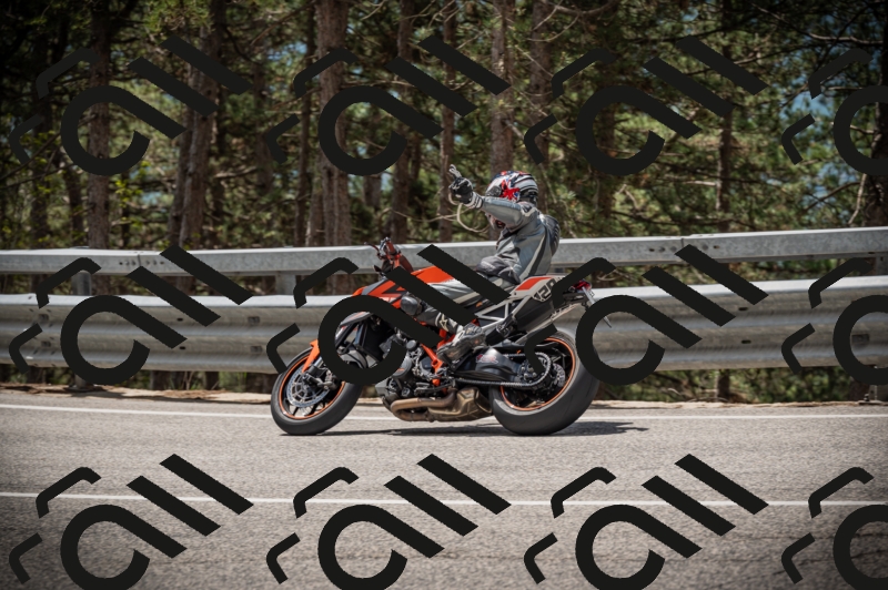 20250517_1200_am_-12