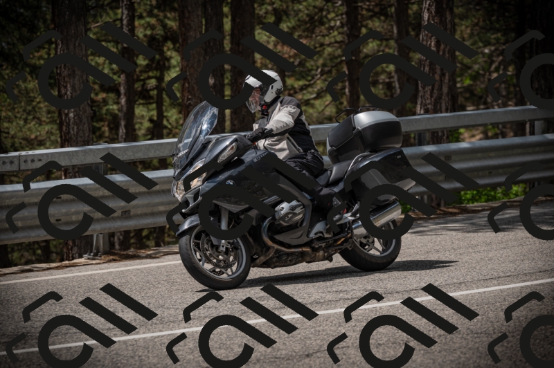 20250517_1217_am_-10