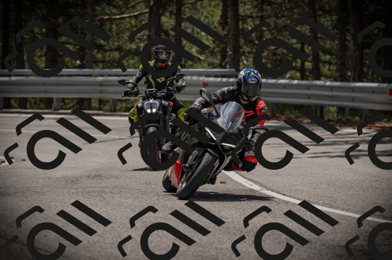 20250517_1223_am_-11