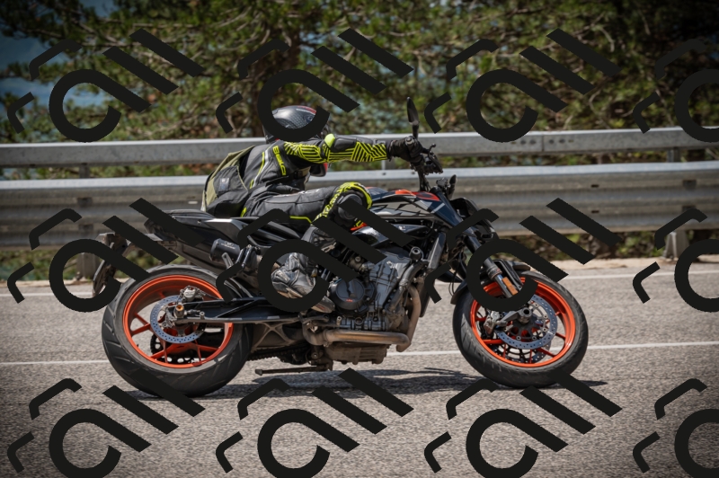 20250517_1223_am_-15