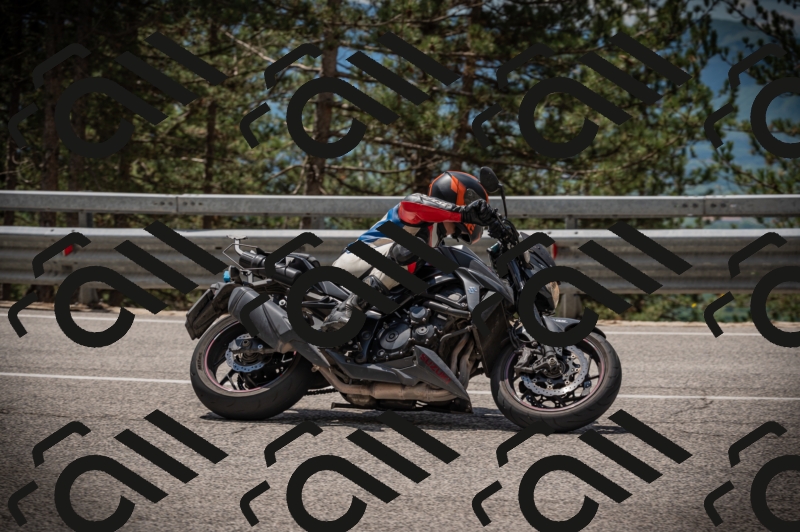 20250517_1223_am_-18