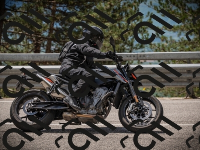 20250517_1225_am_-14