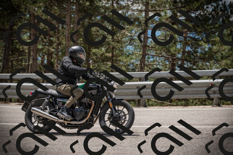 20250517_1225_am_-17