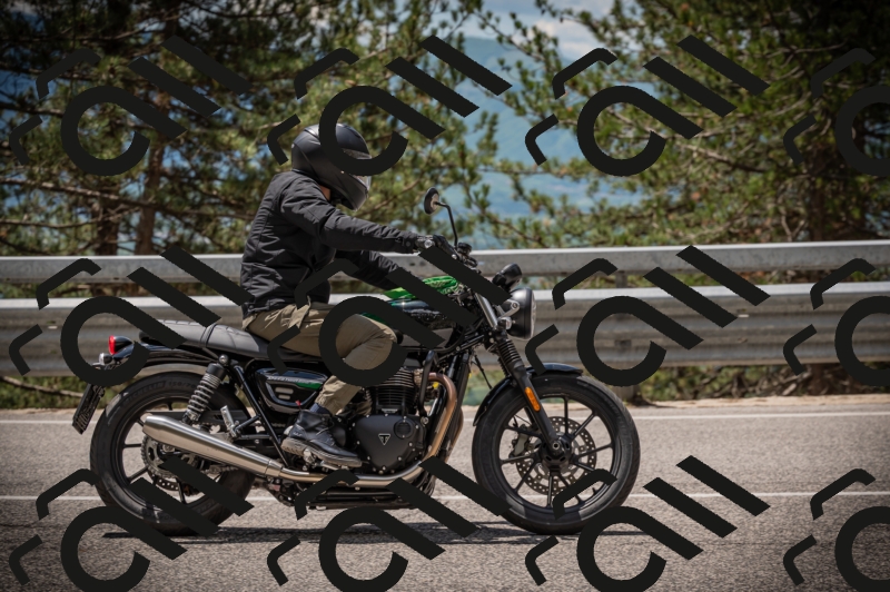 20250517_1225_am_-18