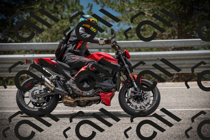 20250517_1238_am_-10