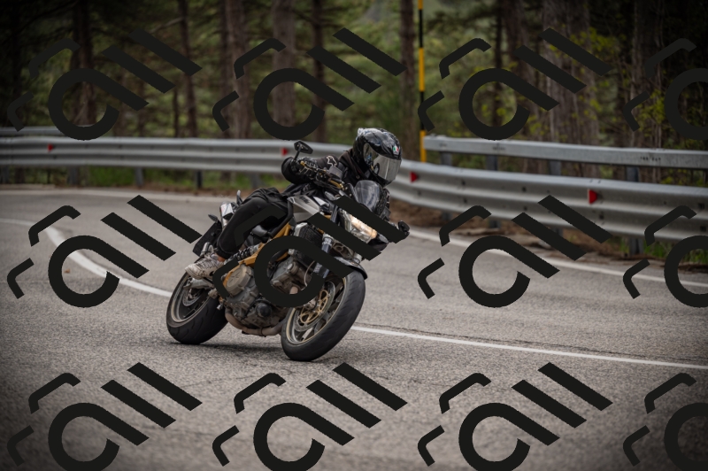 20250517_1242_am_-10