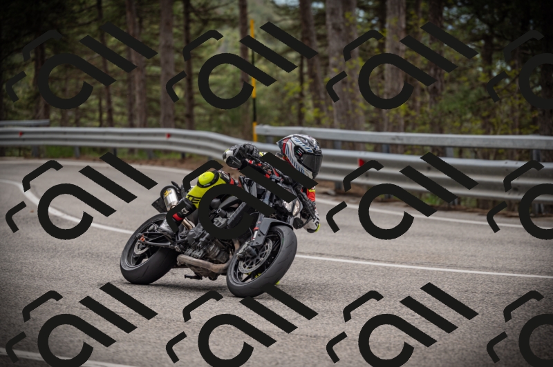 20250517_1242_am_-12