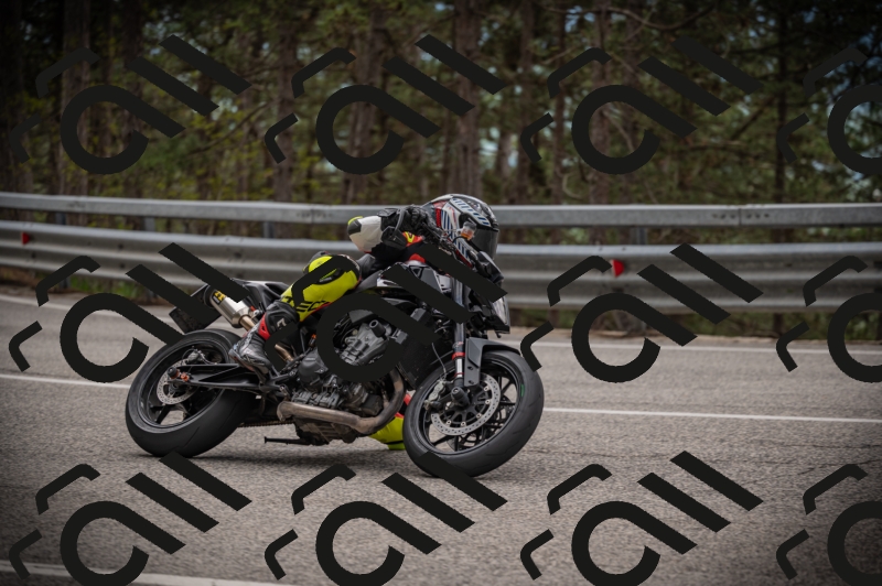 20250517_1242_am_-13