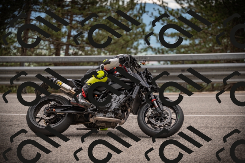 20250517_1242_am_-14