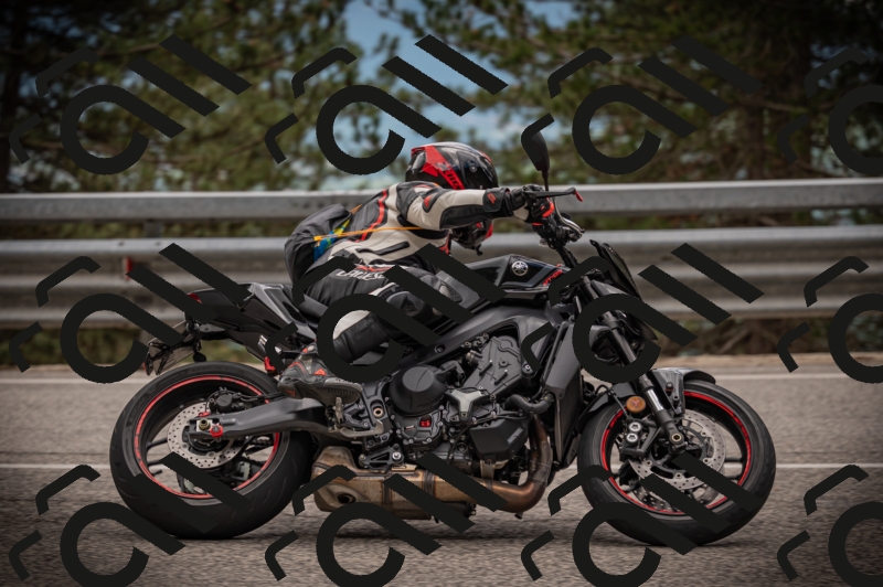 20250517_1245_am_-11