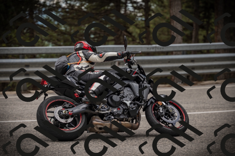 20250517_1245_am_-12