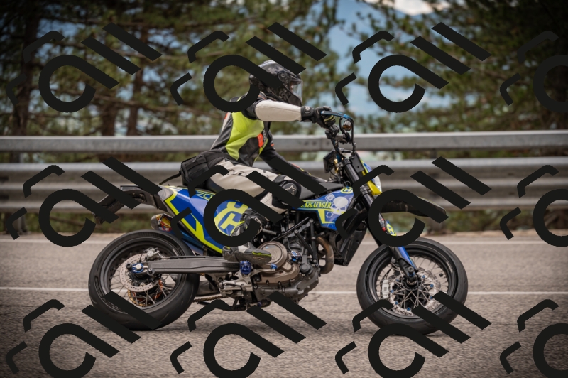 20250517_1245_am_-16