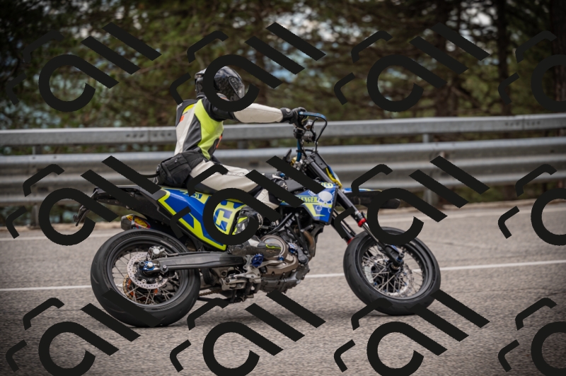 20250517_1245_am_-17