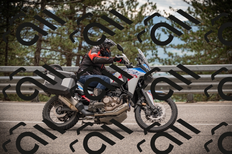 20250517_1248_am_-10