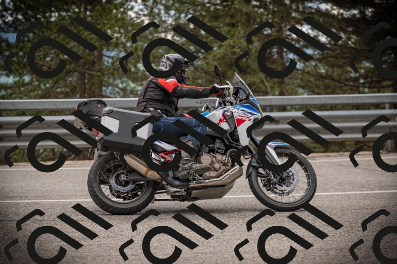 20250517_1248_am_-11