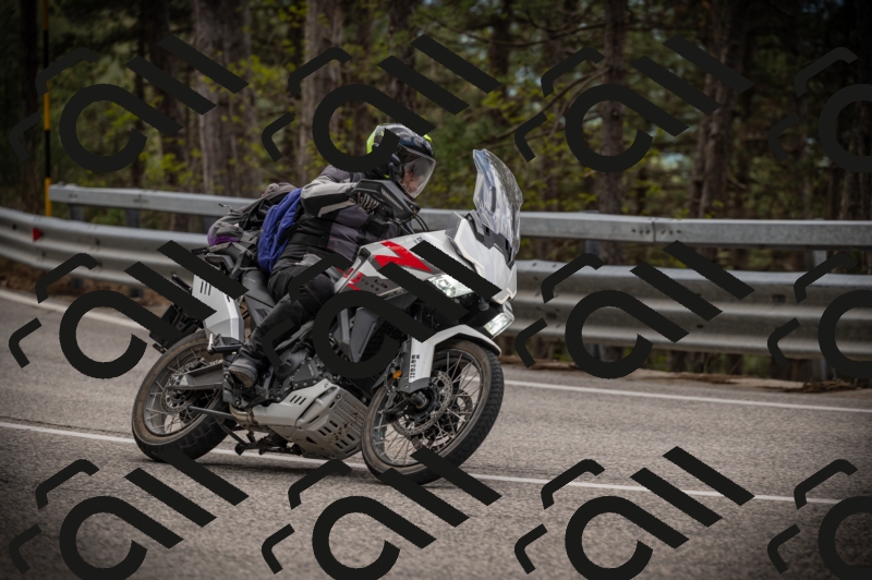 20250517_1248_am_-13