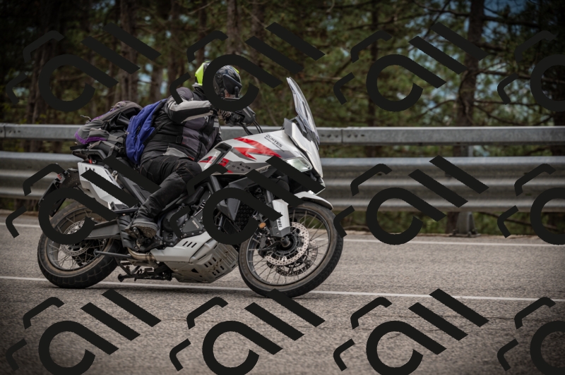 20250517_1248_am_-14