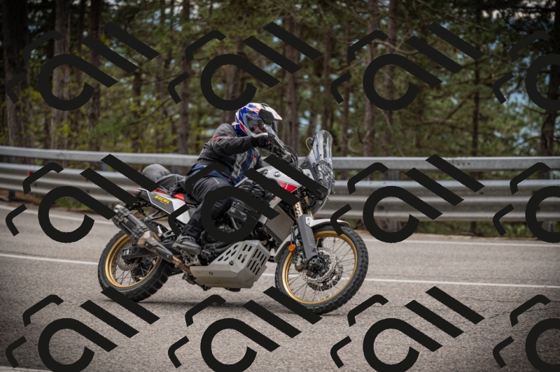 20250517_1248_am_-16