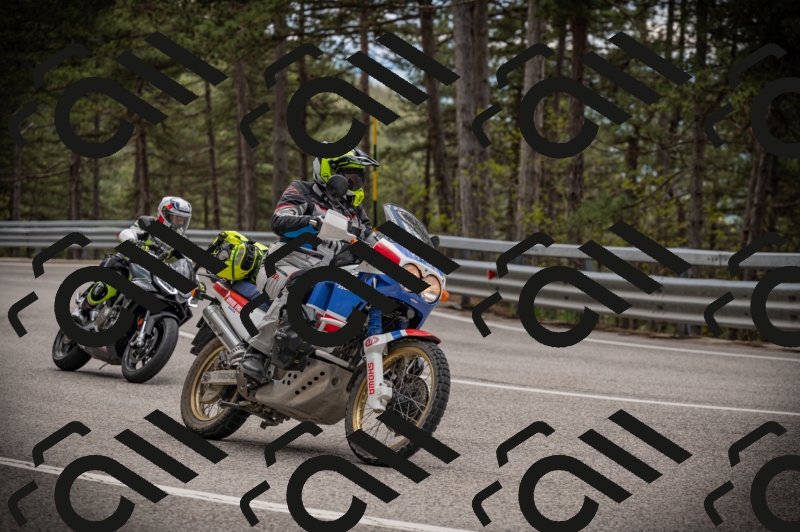 20250517_1248_am_-17