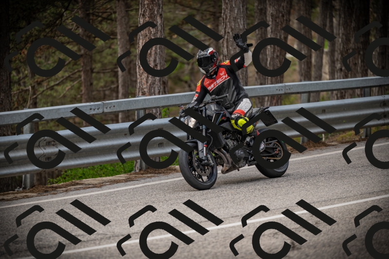 20250517_1254_am_-11