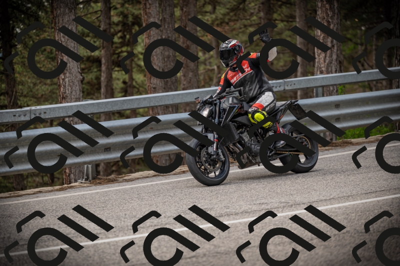 20250517_1254_am_-12