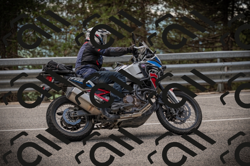 20250517_1256_am_-15