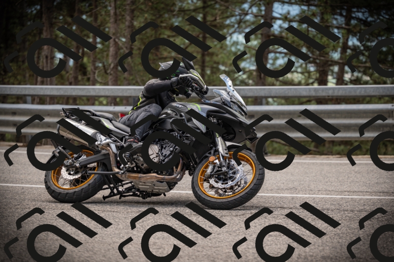 20250517_1256_am_-18