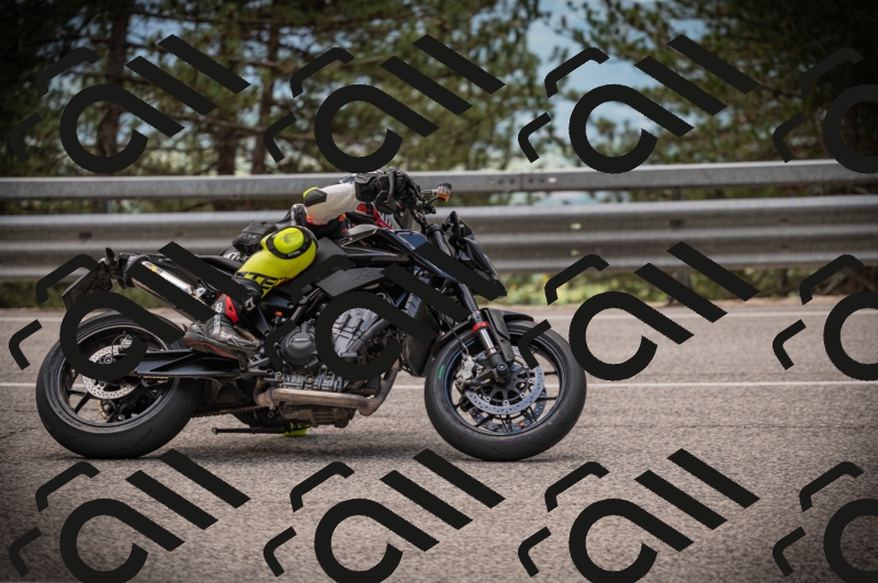 20250517_1256_am_-23