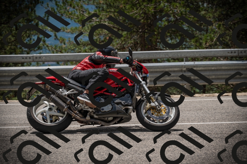 20250517_1258_am_-13