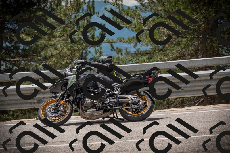 20250517_1258_am_-24