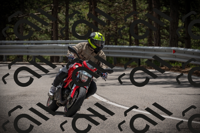 20250517_1258_am_-27