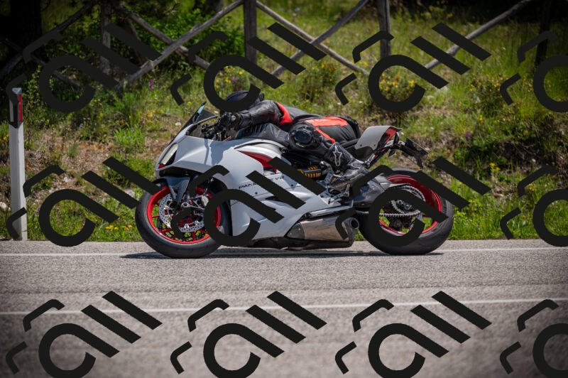 20250518120259-Z62_1082_am_