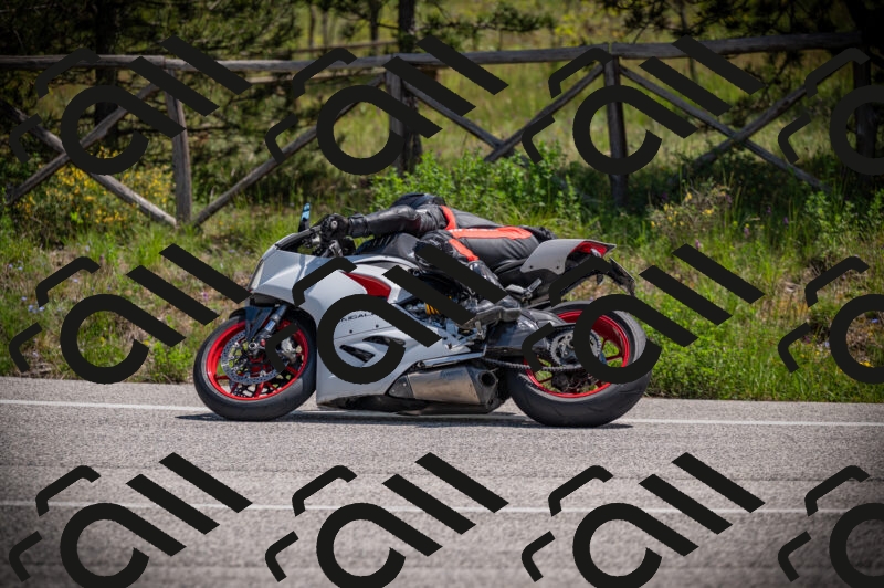 20250518120259-Z62_1083_am_