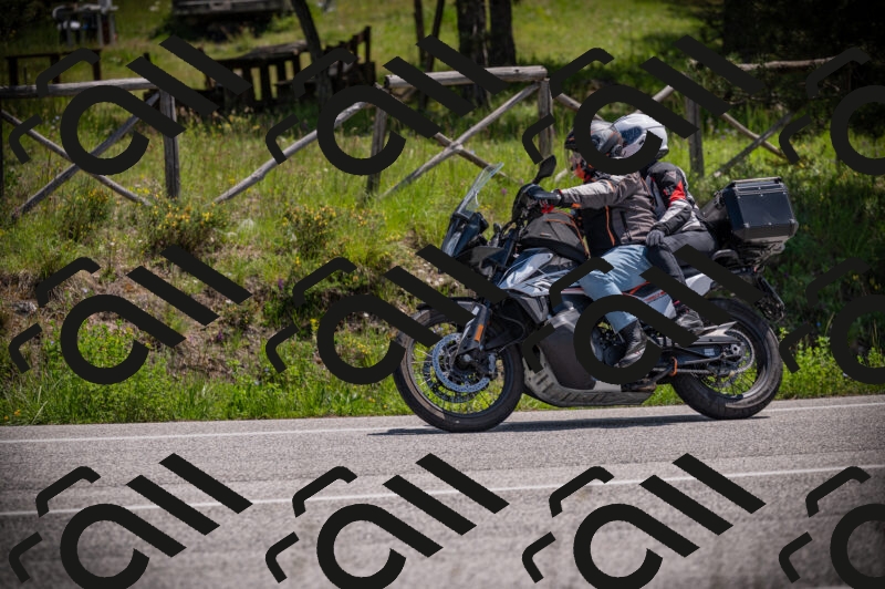 20250518120327-Z62_1095_am_